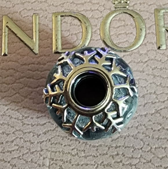 Pandora Winter Blue Snowflake Murano Charm - Picture 8 of 9